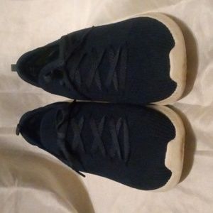 Woman's Skechers size 9